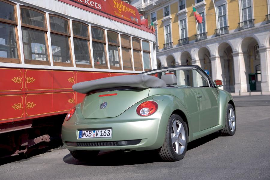  Volkswagen New Beetle Cabriolet 2006 года  (фото 6 из 39)